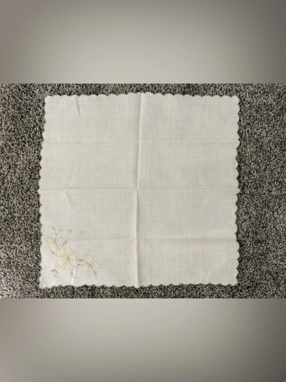 Set of 12 vintage Embroidered Floral Napkins - white with Beige gray Trim